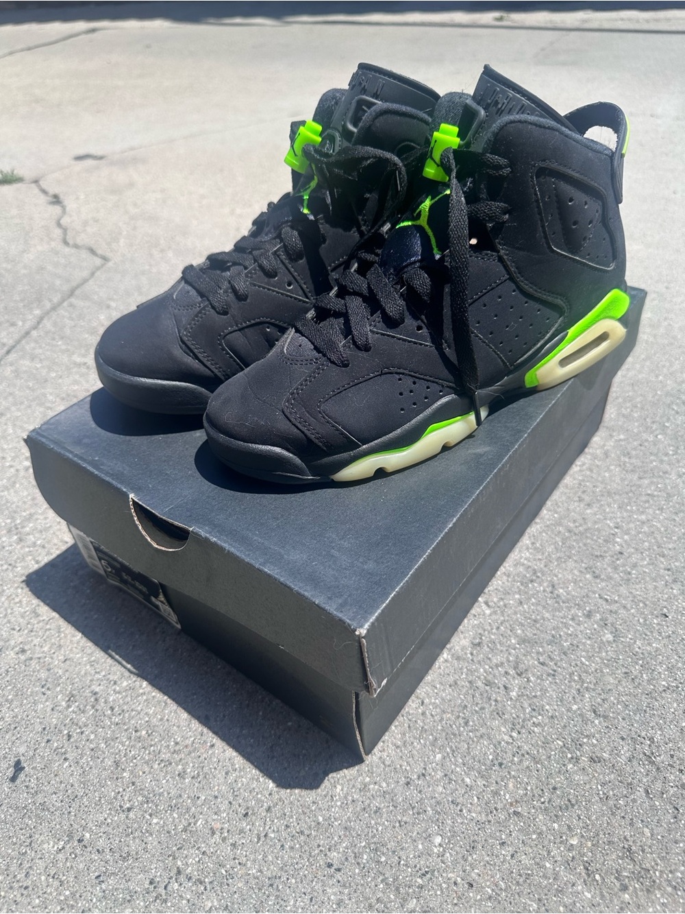 Air Jordan Retro Sneaker black/ electric green 5Y